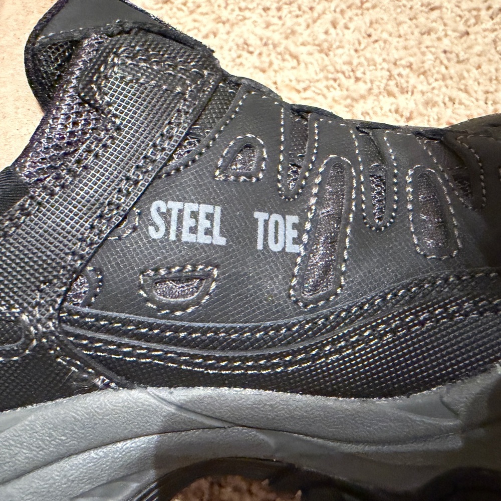 Skechers STEEL TOE Men’s Size 7  Black Slip-On‎ Loafers